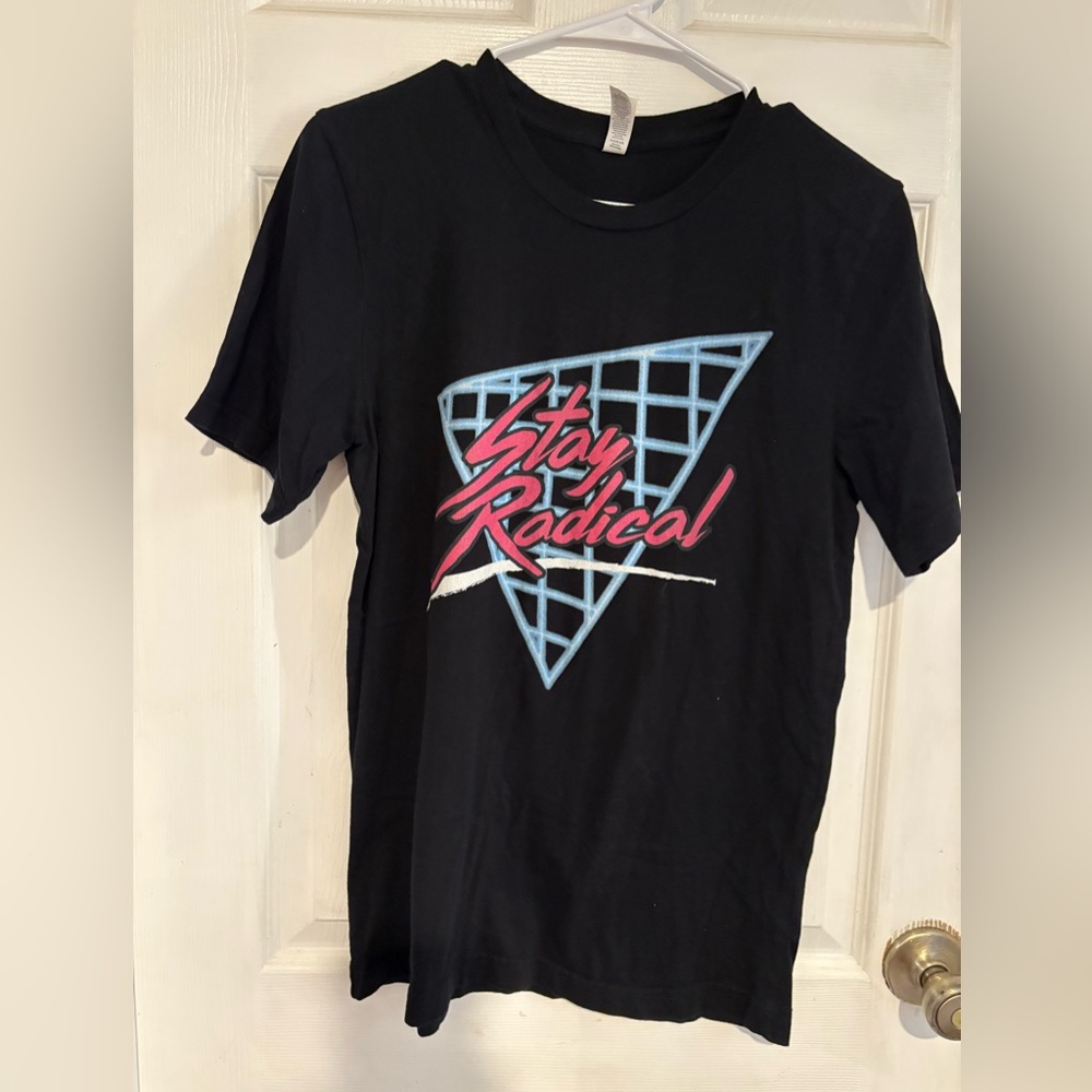 ‘Stay Radical' Graphic Tee - Black size M